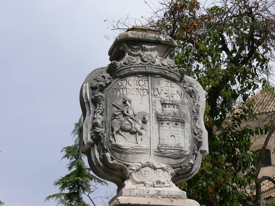 Escudo de Lucena con San Jorge