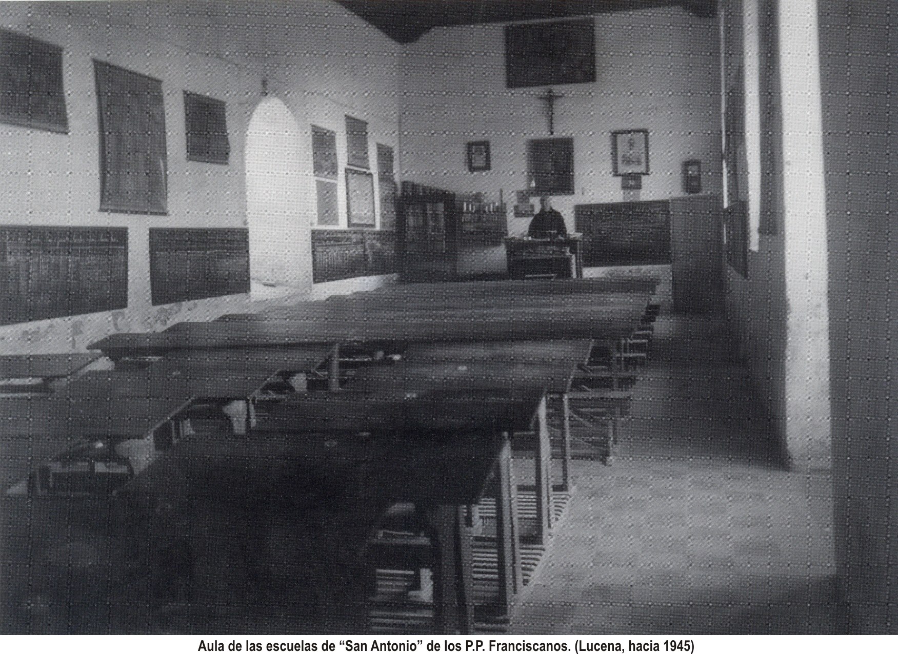 Escuelas de San Antonio. PP Franciscanos. 1945