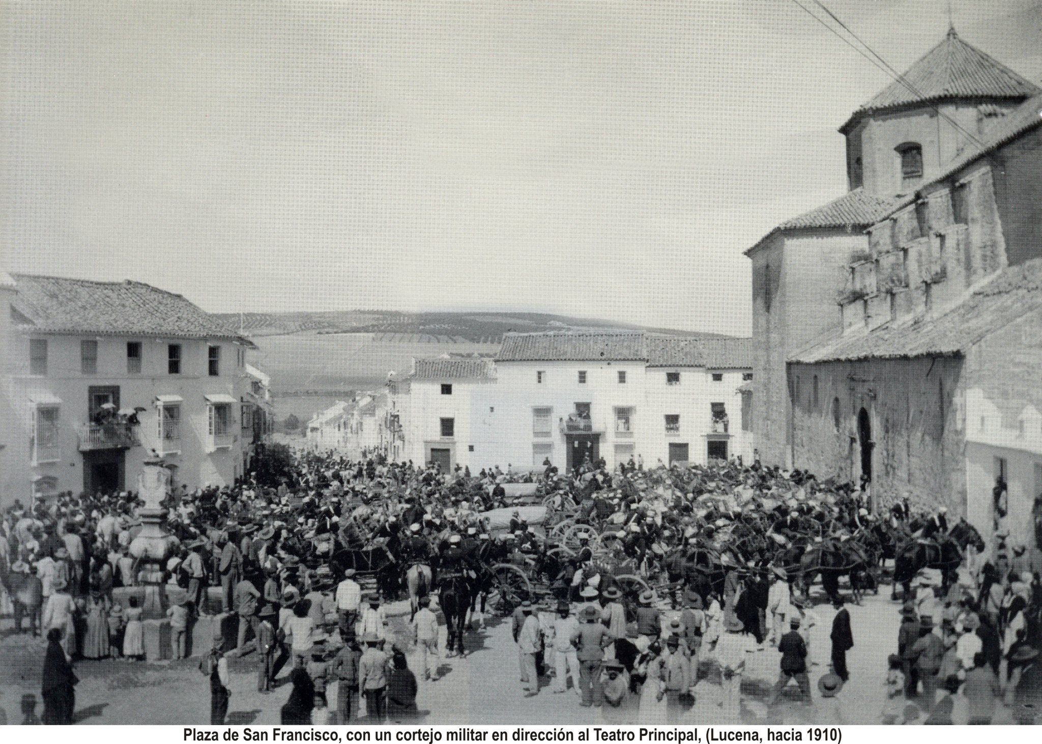 Llanete San francisco. Desfile en dirección al Teatro Principal 1910