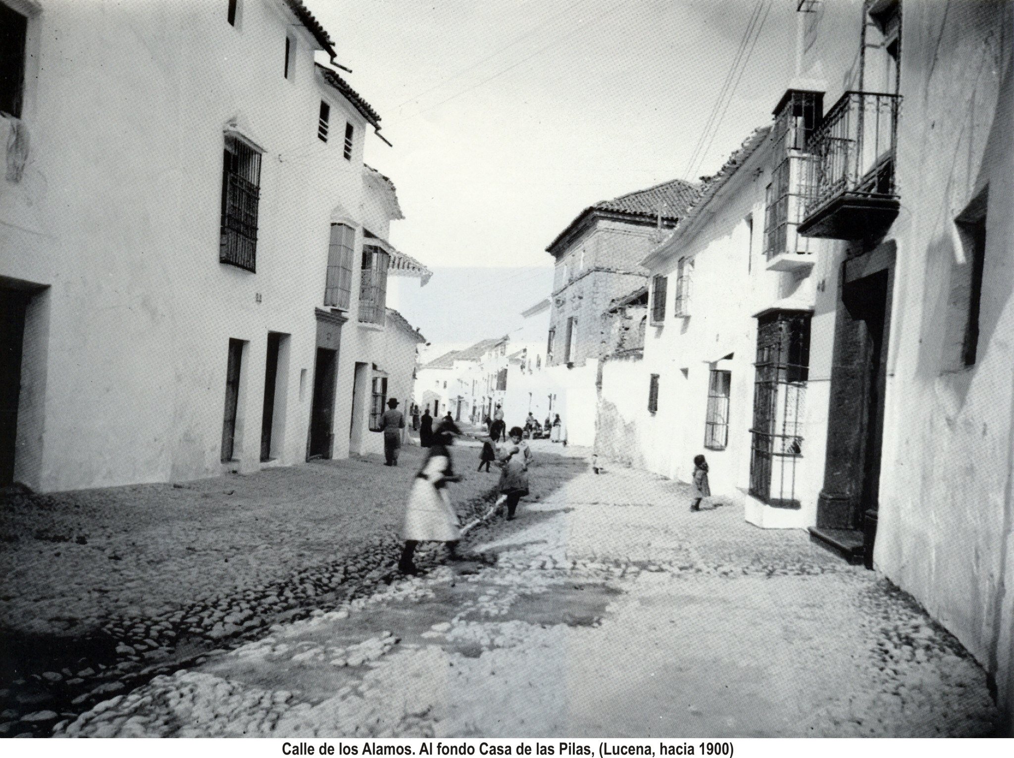 Calle Los Álamos. Casa de las Pilas al fondo. 1900