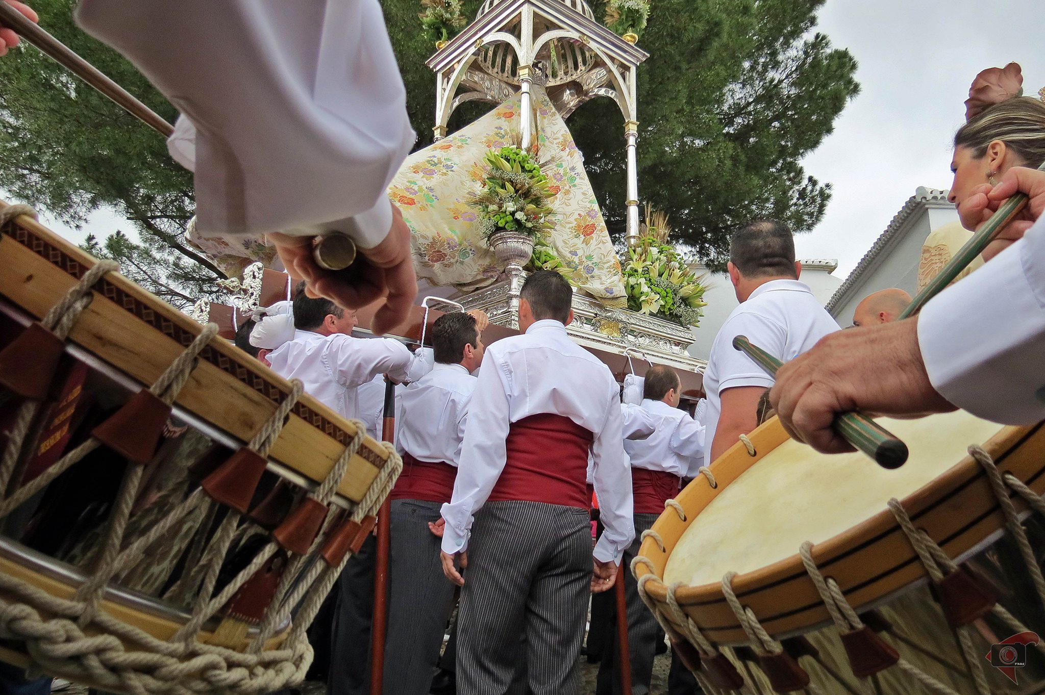 «Los tambores siempre nos acompañan» Virgen de Araceli
