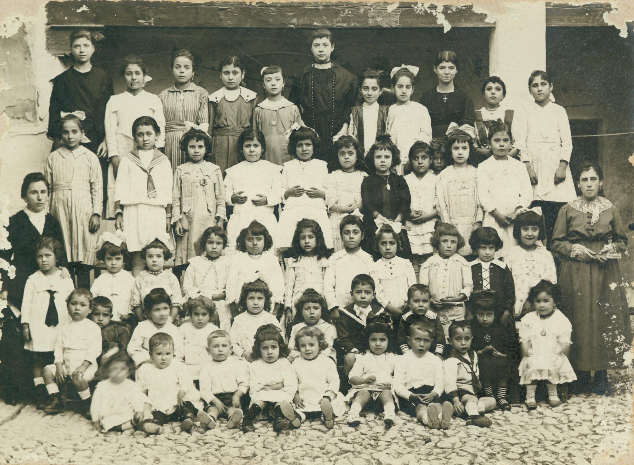 Colegio (en el actual conservatorio) hacia 1915